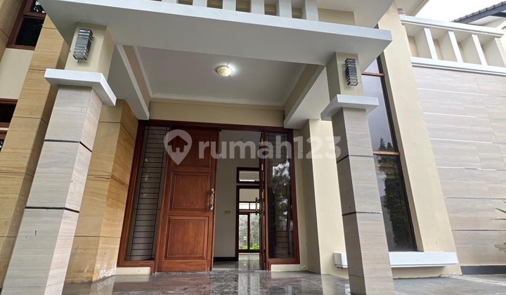 Rental House in Setra Duta Complex on the main road