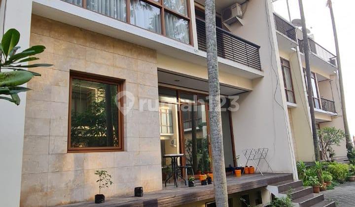 Rumah Bagus 2 Lantai Furnished di Setra Duta Bandung 1