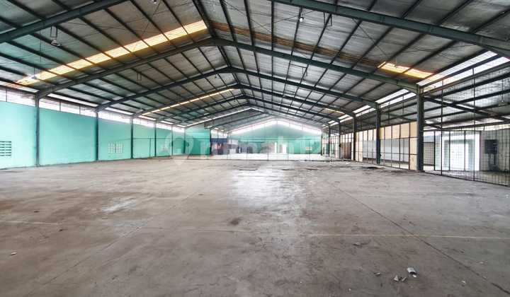 Warehouse in Strategic Location on Soekarno Hatta Main Road, Bandung Warehouse in Strategic Location on Soekarno Hatta Main Road, Bandung