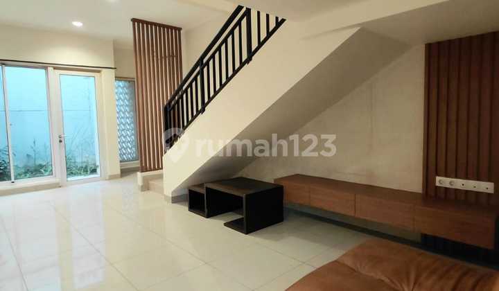Rumah Modern Dan Minimalis Di Daerah Summarecon Bandung 2