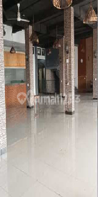 Tempat Usaha Parkir Luas Di Pajajaran, Bandung