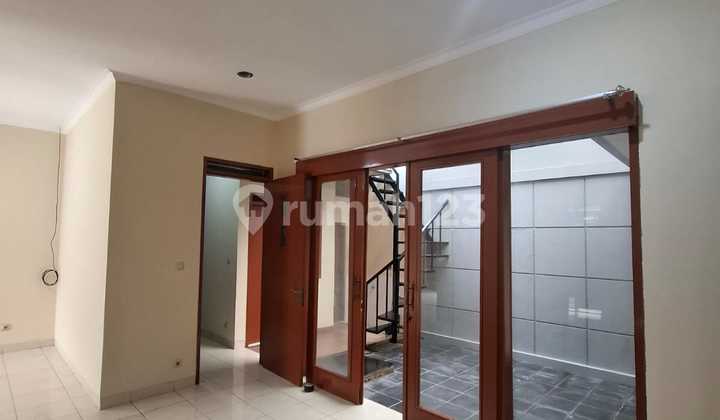 Rumah Minimalis Nyaman di Singgasana Bandung