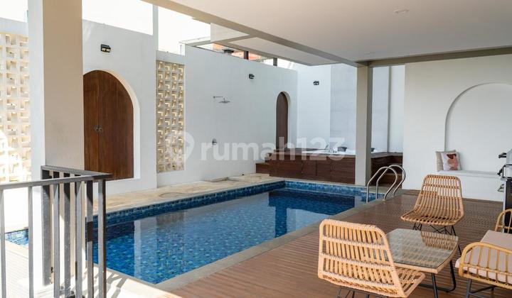 Villa Mewah Keren dengan View Cantik di Dago Bandung