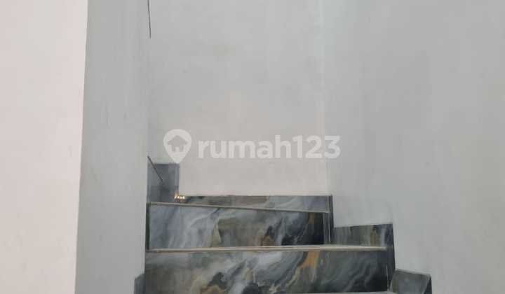 Rumah Baru Minimalis di Singgasana Pradana Bandung 2