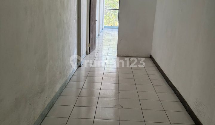 Strategic 3-Story Shop House at Setrasari Mall Bandung 2