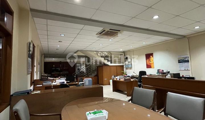 Bangunan 3 lantai sayap di Riau, Bandung