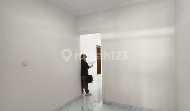 Rumah Baru Minimalis Siap Huni di Taman Holis Indah 2