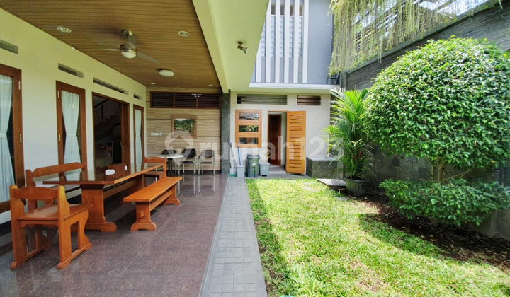 Luxury fully furnished house in the center of Solo city near Sriwedari Park Luxury fully furnished house in the center of Solo city near Sriwedari Park