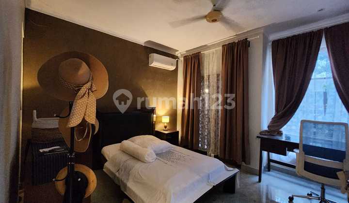 Rumah Cantik di Jajar Laweyan Solo Area Belakang Hotel Alila Solo Rumah Cantik di Jajar Laweyan Solo Area Belakang Hotel Alila Solo