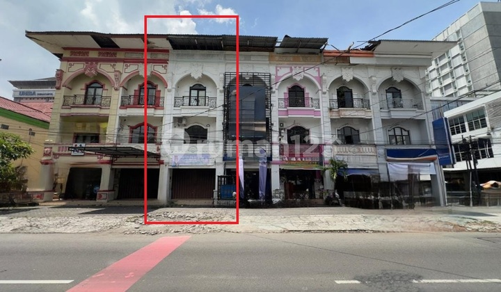 Ruko 3 Lantai Depan Stasiun Purwosari Laweyan Solo Ruko 3 Lantai Depan Stasiun Purwosari Laweyan Solo