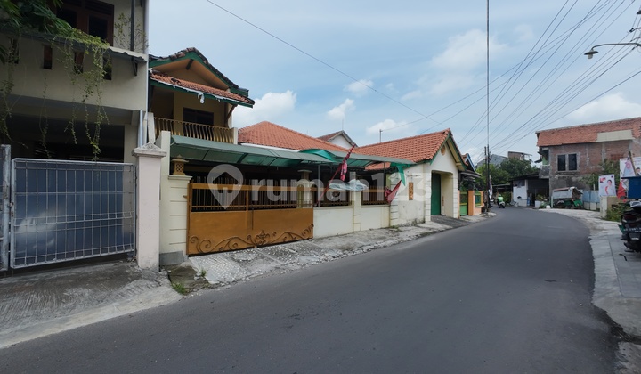 Rumah 232 M² di Karangasem Laweyan Dekat Solo Square & Alila Rumah 232 M² di Karangasem Laweyan Dekat Solo Square & Alila