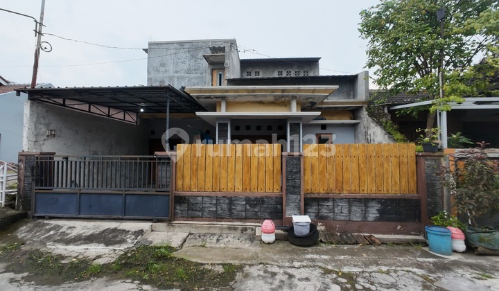 Hook house in Singopuran Kartosuro Solo near Luwes Hook house in Singopuran Kartosuro Solo near Luwes