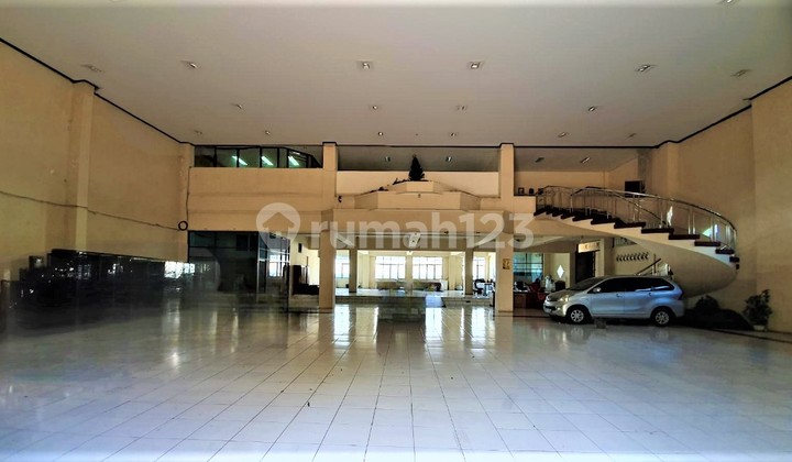 Strategic Business Space Area of Rs Moewardi and Uns Solo