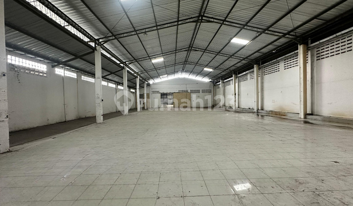 Cheap Warehouse with Container Access Near Colomadu Solo Toll Exit