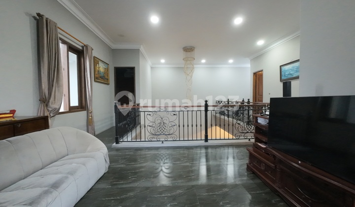 Rumah Mewah Full Furnish di Danukusuman Serengan Dekat Alun Solo 2