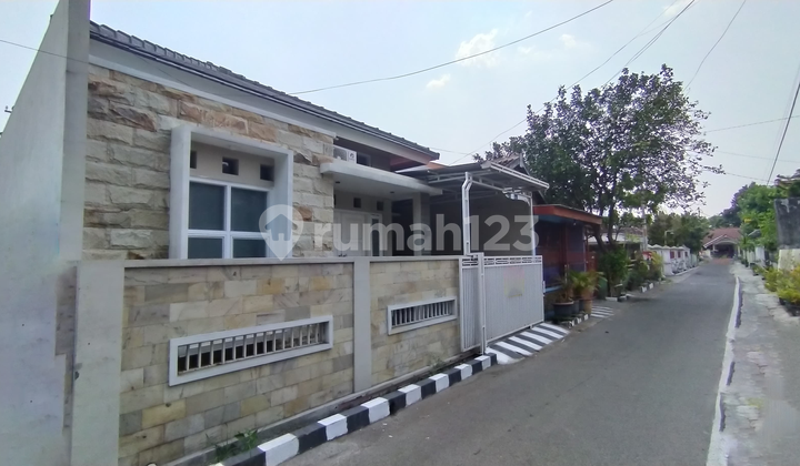 Rumah minimalis di Kerten Laweyan Solo dekat stadion manahan  2
