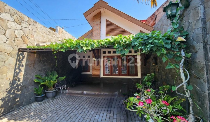 Affordable house with spacious garden in downtown Solo, Kratonan Serengan 2