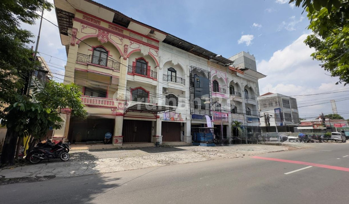 3-Story Shop House in Front of Purwosari Station, Laweyan, Solo 2