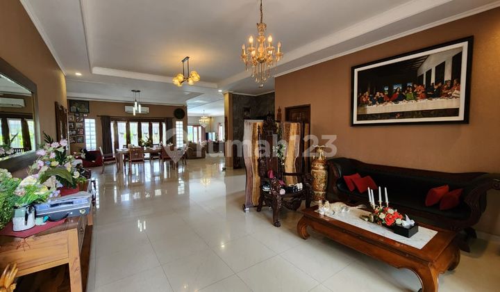 Hook house in Solo Baru swimming pool near Al Azhar & Dr. Oen Hospital 2