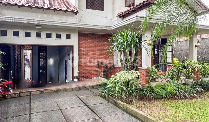 FOR SALE 2-STORY HOUSE STRATEGIC LOCATION ROW WIDE ROAD NEAR MAIN ROAD FOR SALE 2-STORY HOUSE STRATEGIC LOCATION ROW WIDE ROAD NEAR MAIN ROAD