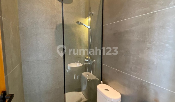 DIJUAL RUMAH GRESS BARU  HANYA 3 MENIT KE PIM BISA KREDIT TANPA DP