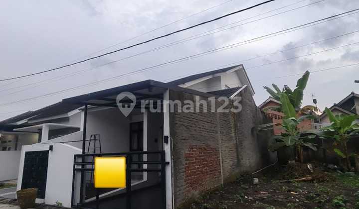 Beautiful Semi Furnished House in Family Cluster Jl. Moch Hatta, Tasikmalaya 2