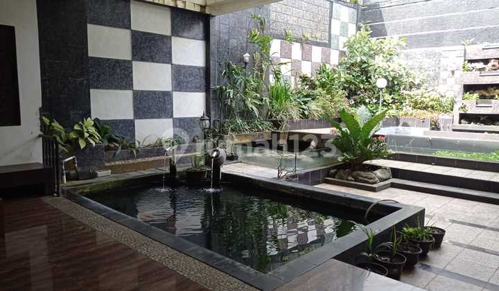 Rumah Mewah dengan Private Swimming Pool di Perum Griya Mitrabatik, Tasikmalaya