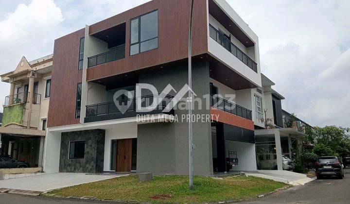 Rumah Modern Tiga Lantai Dalam Cluster Alam Sutera Rumah Modern Tiga Lantai Dalam Cluster Alam Sutera