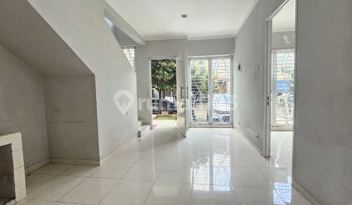 Ready-to-Occupy House Near Graha Raya Shopping Center, Bintaro 2