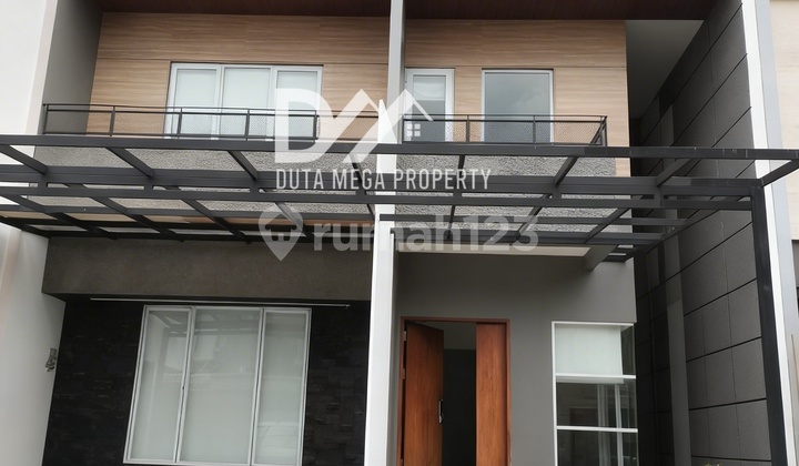 Three-Story House in Alam Sutera Cluster