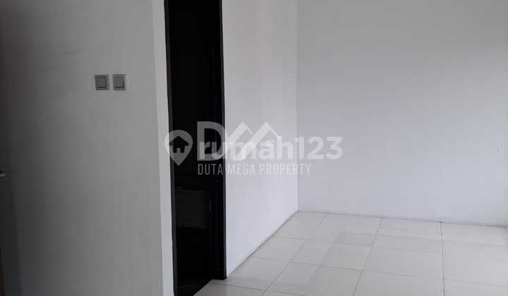 Rumah Dua Lantai Di Villa Melati Mas  2