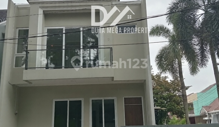 Beautiful Hook House Facing Garden in Villa Melati Mas