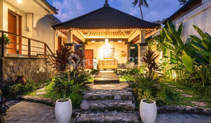 10 Private Villas With A Honeymoon Concept In Munggu, Bali