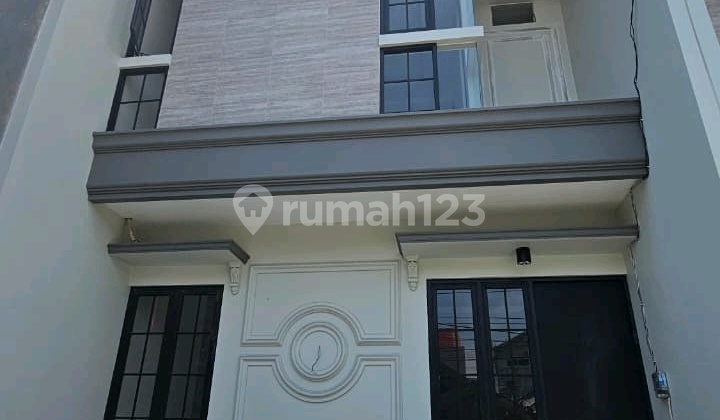 Rumah Baruk Barat Surabaya Timur