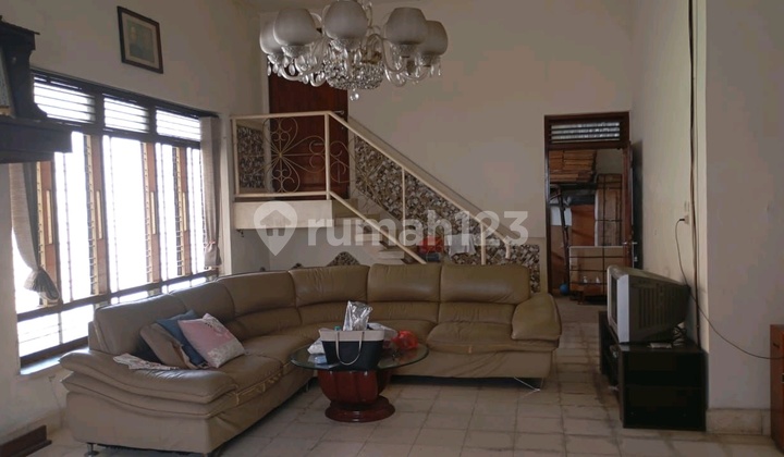 Rumah Raya Pengampon Nol Jalan