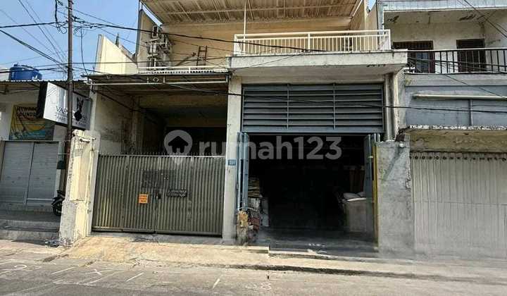 Rumah Raya Semolowaru 1