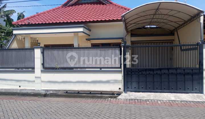 For Rent: Villa House in Bukit Permai, Close to Pakuwon, Unessa 2