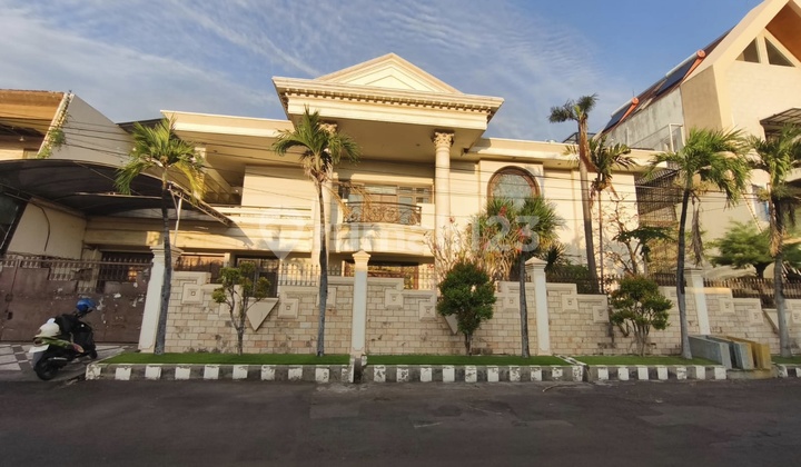 For Rent Luxury, Classic House in North Dharmahusada Indah For Rent Luxury, Classic House in North Dharmahusada Indah