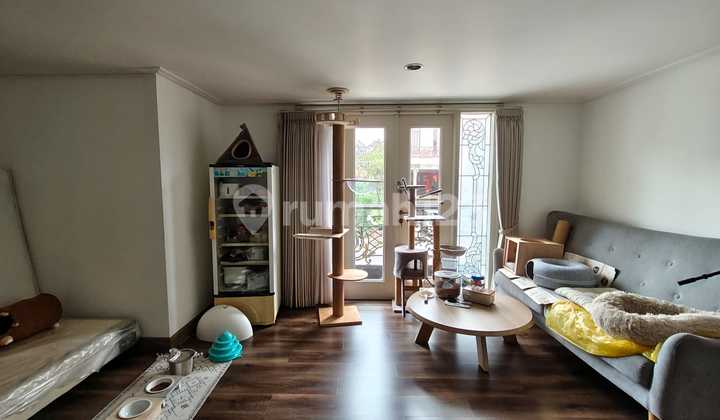 Dijual Rumah Bagus Mewah,Villa Bukit Regency Pakuwon Indah Deket Supermall,Deket Hokky Supermarket Dijual Rumah Bagus Mewah,Villa Bukit Regency Pakuwon Indah Deket Supermall,Deket Hokky Supermarket