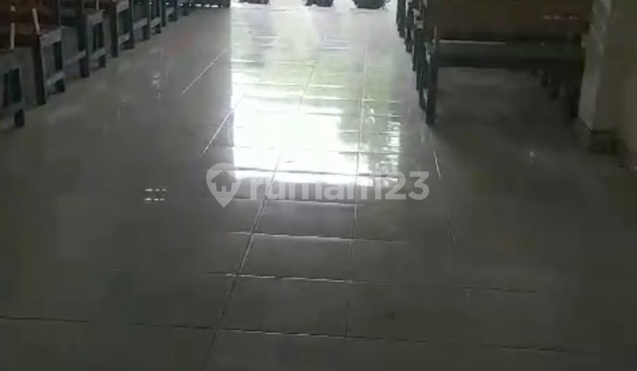 Commercial Shop Unit for Rent in A Yani Area 2