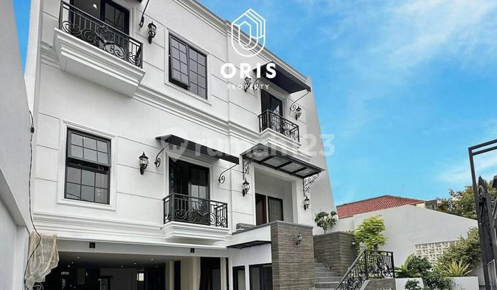 Rumah Baru Kawasan Menteng Private Lift Swimming Pool 