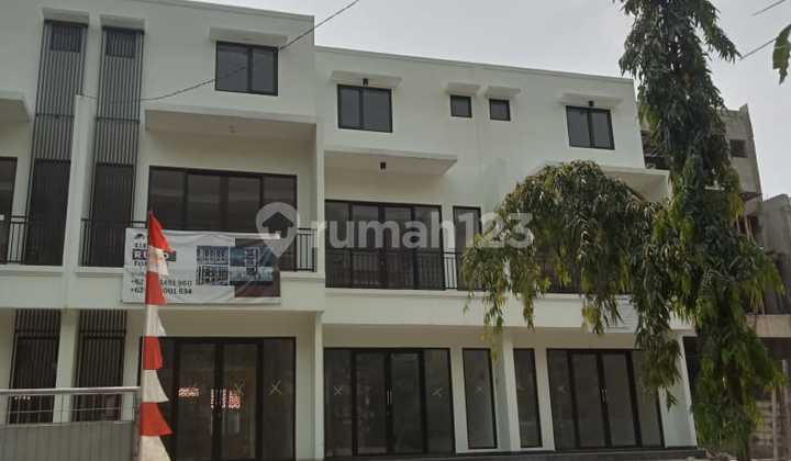 Ruko Baru 2.5 Lantai Desain Modern Minimalis di Duren Sawit