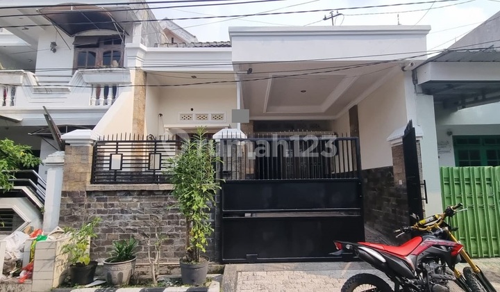 Disewakan Rumah 2 Lantai Simpang Darmo Permai Selatan Surabaya Barat Disewakan Rumah 2 Lantai Simpang Darmo Permai Selatan Surabaya Barat