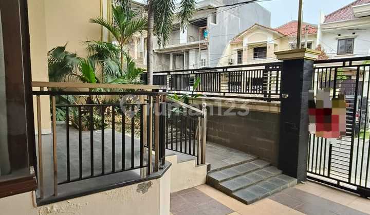 Dijual Rumah Luxury 2 Lantai - Dharmahusada Mas Surabaya