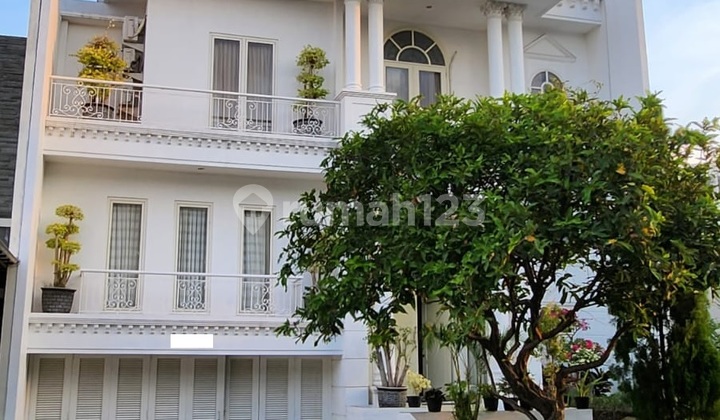 Rumah Cantik 2.5 Lantai Villa Bukit Regensi Vbr 3 Surabaya Barat