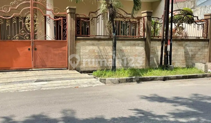 For Sale: House/Shop House in Sukomanunggal Jaya
