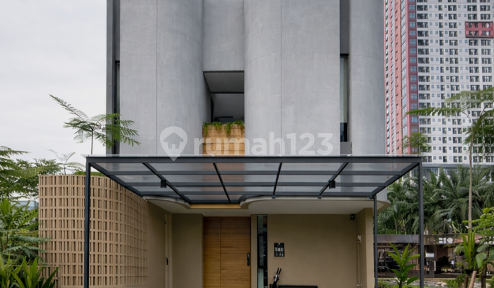 Ready-to-Live House for Sale in BSD City, South Tangerang