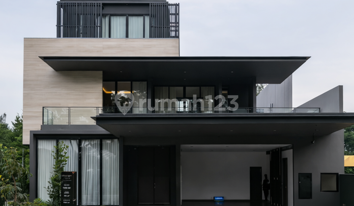 Ready-to-Occupy House for Sale in BSD City, South Tangerang