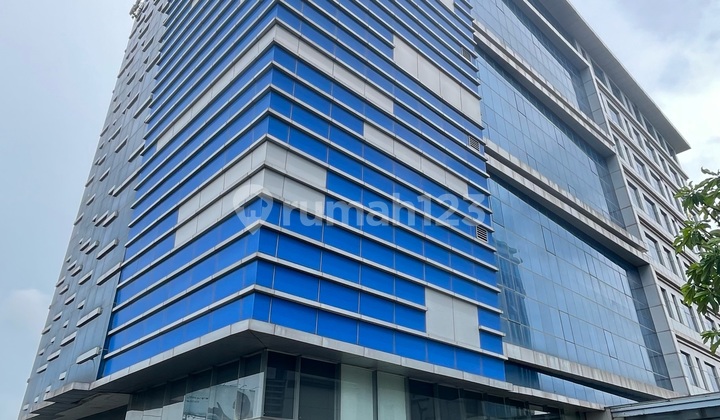Cengkareng Business City Complex - Building with a Land Area of 2710, Suitable for Airline Offices or Banking, Strategically Located by the Highway.