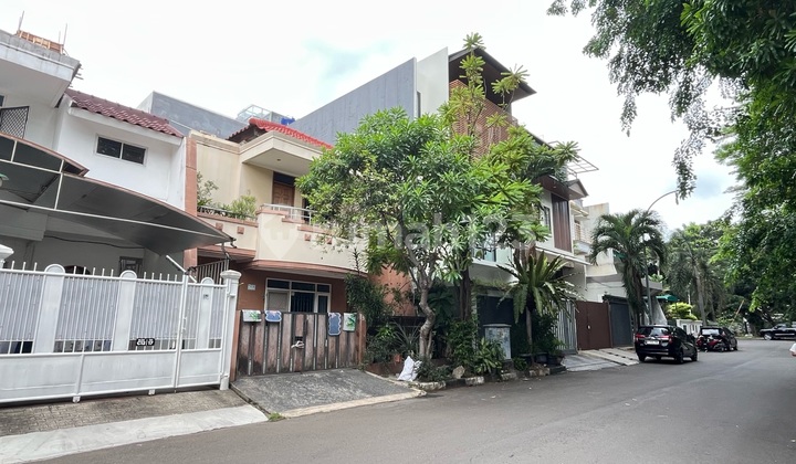 2-Story House in Taman Permata Buana, Ready to Occupy, Cash Only 2-Story House in Taman Permata Buana, Ready to Occupy, Cash Only